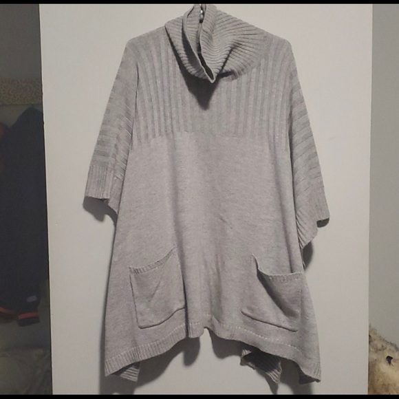 Lovestitch Grey Poncho - Picture 1 of 3